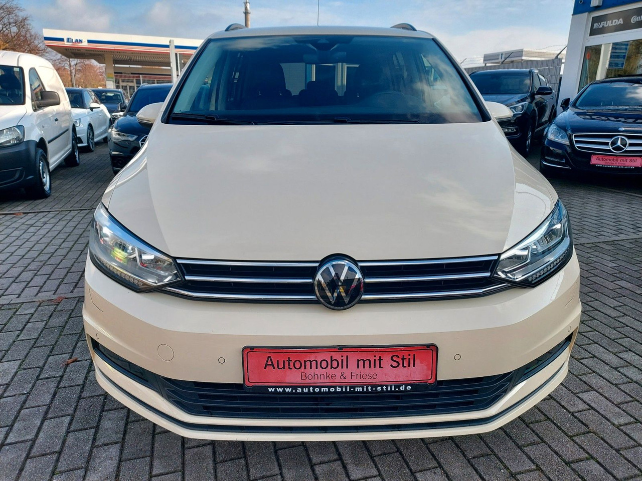 Volkswagen Touran 2.0 TDI SCR DSG Comfortline TAXI 7 Sitze - ميكروباص: صورة 3 Volkswagen Touran 2.0 TDI SCR DSG Comfortline TAXI 7 Sitze - ميكروباص: صورة 3