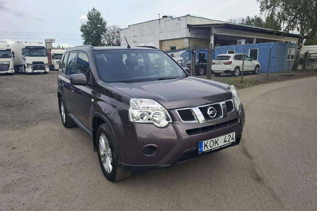 Nissan X-Trail - سيارة دفع رباعي: صورة 2 Nissan X-Trail - سيارة دفع رباعي: صورة 2