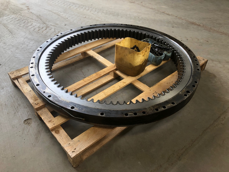 Caterpillar 330/336 Slewring OEM 3530487 - إطار/ شاسيه: صورة 1 Caterpillar 330/336 Slewring OEM 3530487 - إطار/ شاسيه: صورة 1