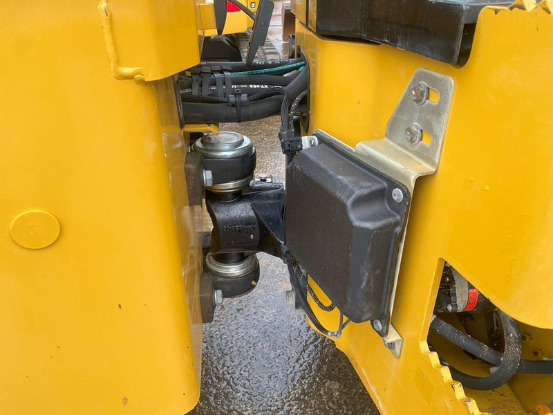 مدحلة Caterpillar CB34B NVT: صورة 12