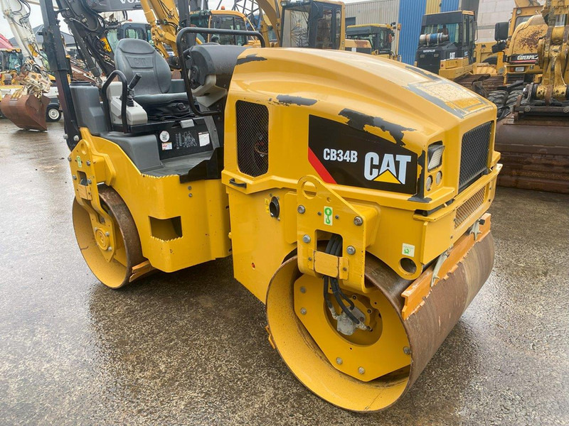 مدحلة Caterpillar CB34B NVT: صورة 16