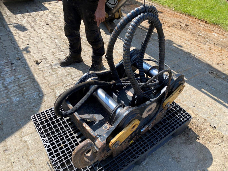 Oil Quick OQ 70 - قارنة توصيل هيدروليكي: صورة 5 Oil Quick OQ 70 - قارنة توصيل هيدروليكي: صورة 5