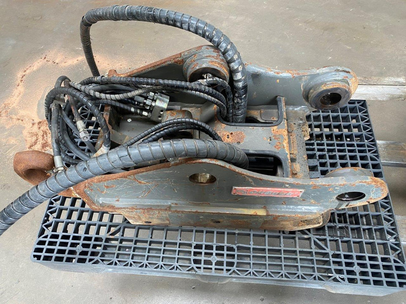 Oil Quick OQ 70 - قارنة توصيل هيدروليكي: صورة 1 Oil Quick OQ 70 - قارنة توصيل هيدروليكي: صورة 1