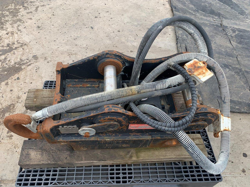 Oil Quick OQ 70 - قارنة توصيل هيدروليكي: صورة 4 Oil Quick OQ 70 - قارنة توصيل هيدروليكي: صورة 4