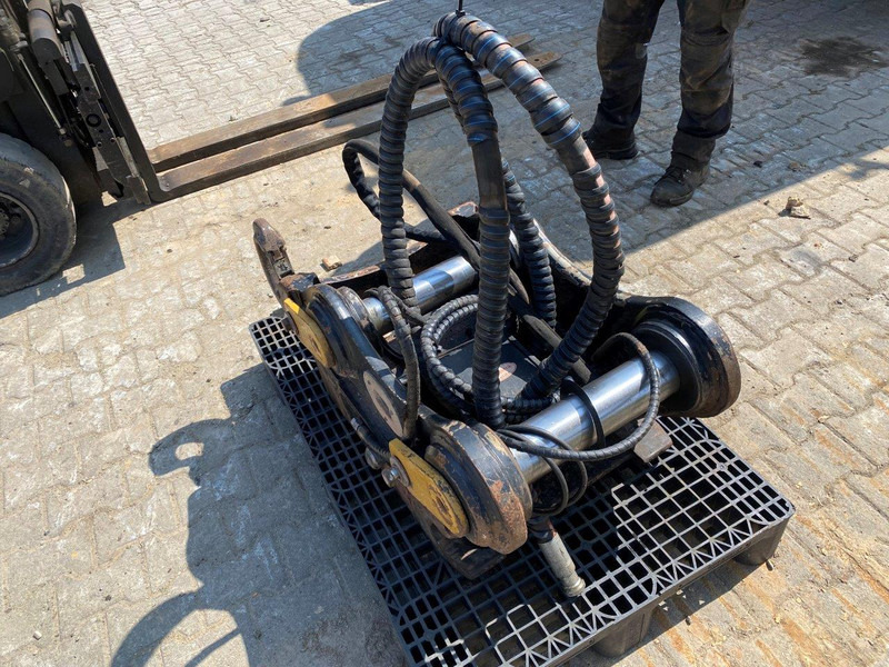 Oil Quick OQ 70 - قارنة توصيل هيدروليكي: صورة 1 Oil Quick OQ 70 - قارنة توصيل هيدروليكي: صورة 1