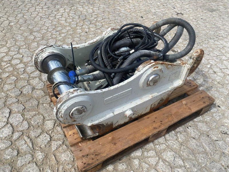 Oil Quick OQ 80 - قارنة توصيل هيدروليكي: صورة 1 Oil Quick OQ 80 - قارنة توصيل هيدروليكي: صورة 1