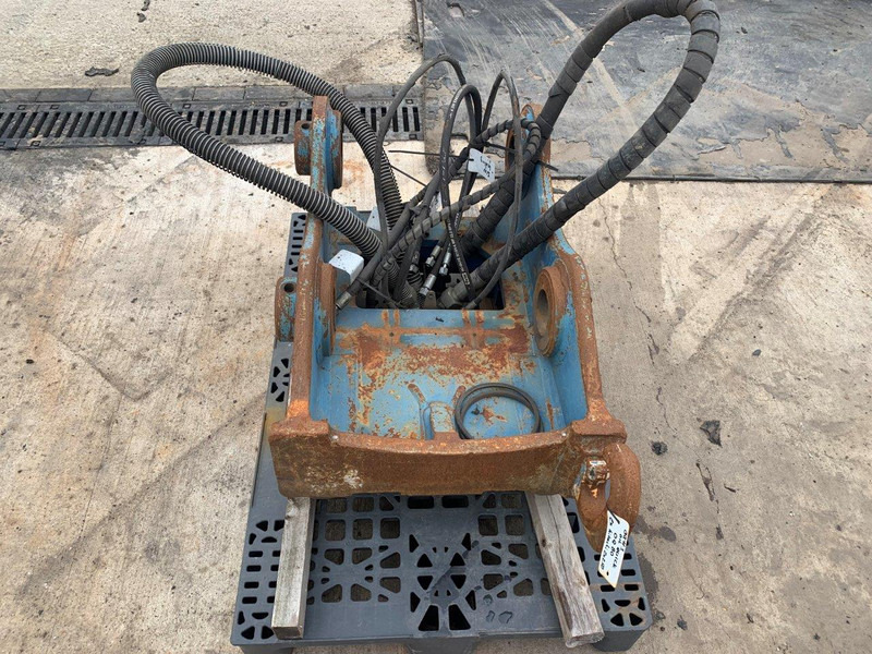 Oil Quick OQ 80 - قارنة توصيل هيدروليكي: صورة 2 Oil Quick OQ 80 - قارنة توصيل هيدروليكي: صورة 2