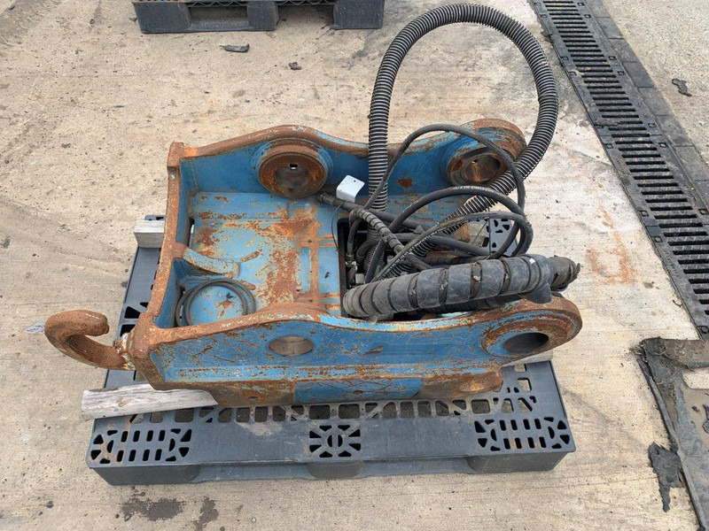 Oil Quick OQ 80 - قارنة توصيل هيدروليكي: صورة 3 Oil Quick OQ 80 - قارنة توصيل هيدروليكي: صورة 3