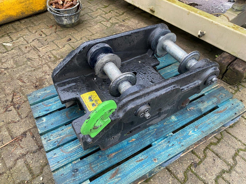 STEELWRIST QC S70 (OQ70) - قارنة توصيل هيدروليكي: صورة 1 STEELWRIST QC S70 (OQ70) - قارنة توصيل هيدروليكي: صورة 1