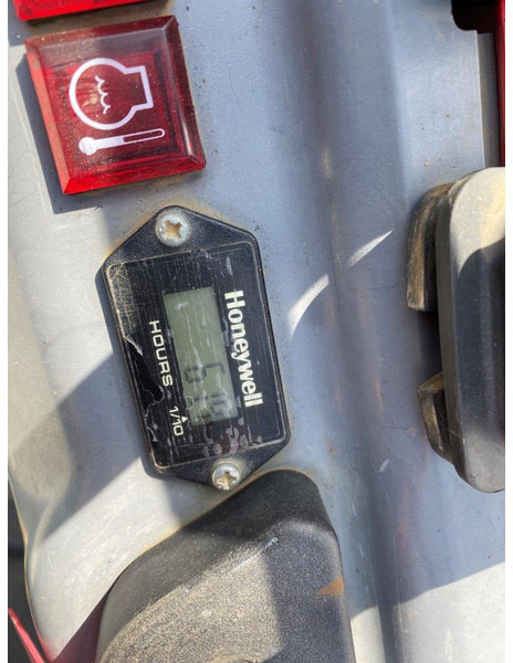 Takeuchi TB210R NVT - حفارة مُصَّغرة: صورة 4 Takeuchi TB210R NVT - حفارة مُصَّغرة: صورة 4