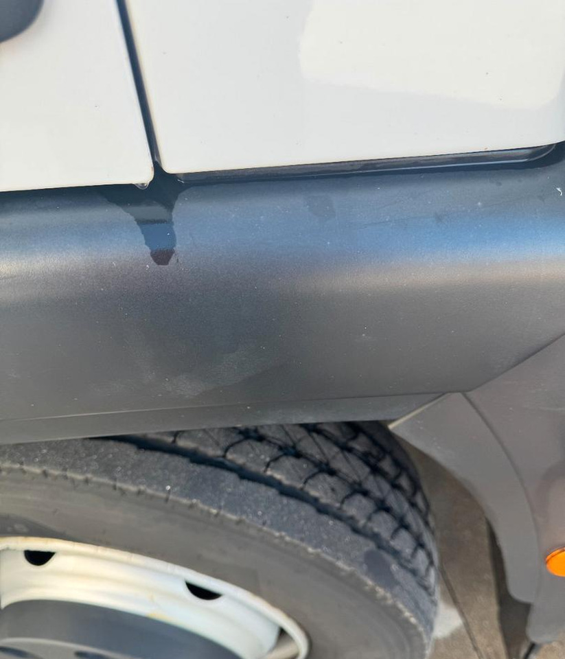 Eurocargo furgone e sponda - شاحنة مقفلة: صورة 3 Eurocargo furgone e sponda - شاحنة مقفلة: صورة 3