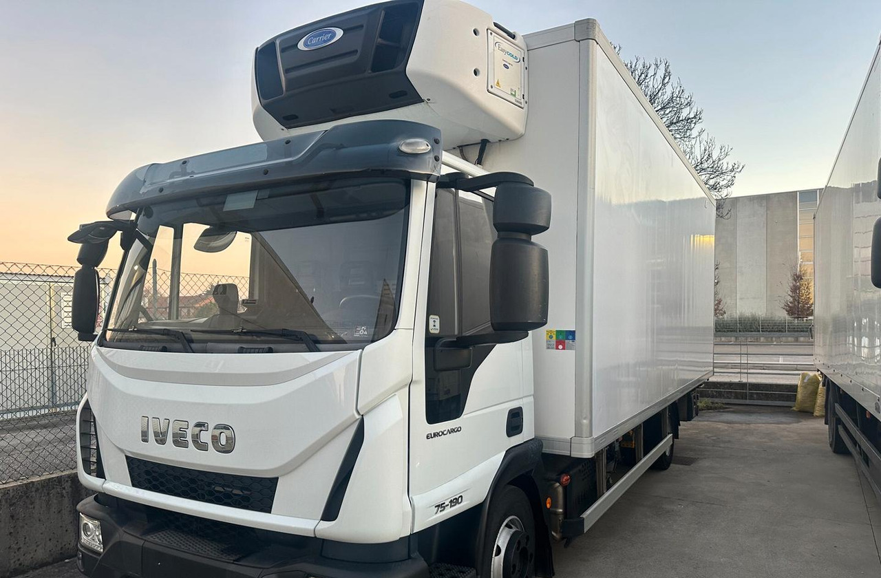 Iveco 75 E 19 P FURGONE ISOTERMICO E SPONDA - شاحنة الفريزر: صورة 1 Iveco 75 E 19 P FURGONE ISOTERMICO E SPONDA - شاحنة الفريزر: صورة 1