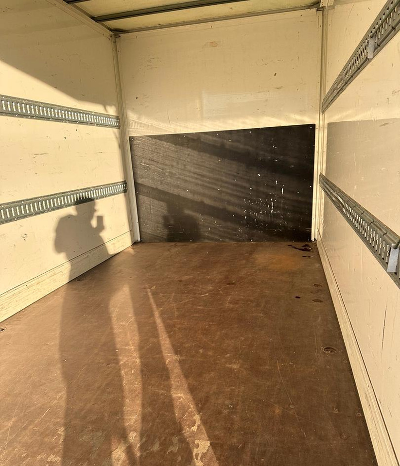 Volkswagen - شاحنة مغلقة الصندوق: صورة 5 Volkswagen - شاحنة مغلقة الصندوق: صورة 5