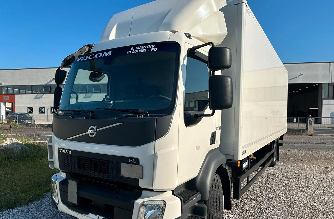 Volvo FL 250 EURO 6 FURGONE E SPONDA - شاحنة مقفلة: صورة 1 Volvo FL 250 EURO 6 FURGONE E SPONDA - شاحنة مقفلة: صورة 1