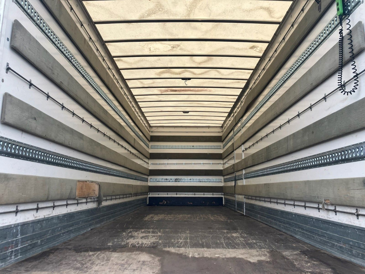 Iveco Eurocargo ML 120 E21 Koffer/LBW/DHOLLANDIA/EU6 Iveco Eurocargo ML 120 E21 Koffer/LBW/DHOLLANDIA/EU6 Iveco Eurocargo ML 120 E21 Koffer/LBW/DHOLLANDIA/EU6 Iveco Eurocargo ML 120 E21 Koffer/LBW/DHOLLANDIA/EU6: صورة 8