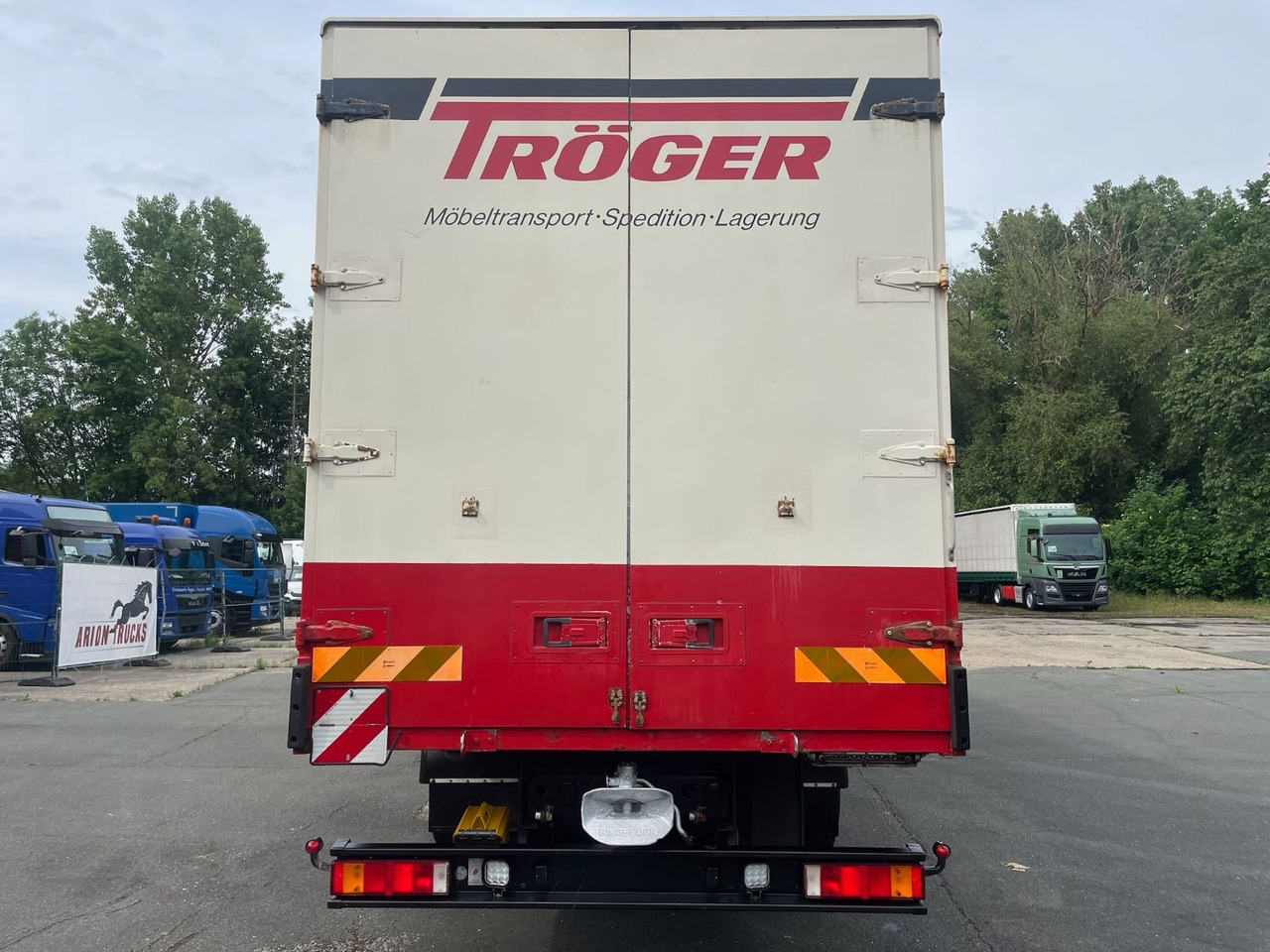 MAN 18.264 M40 Wohnmobil/4xBett/AC/Standheizung/EU2 - شاحنة مقفلة: صورة 5 MAN 18.264 M40 Wohnmobil/4xBett/AC/Standheizung/EU2 - شاحنة مقفلة: صورة 5