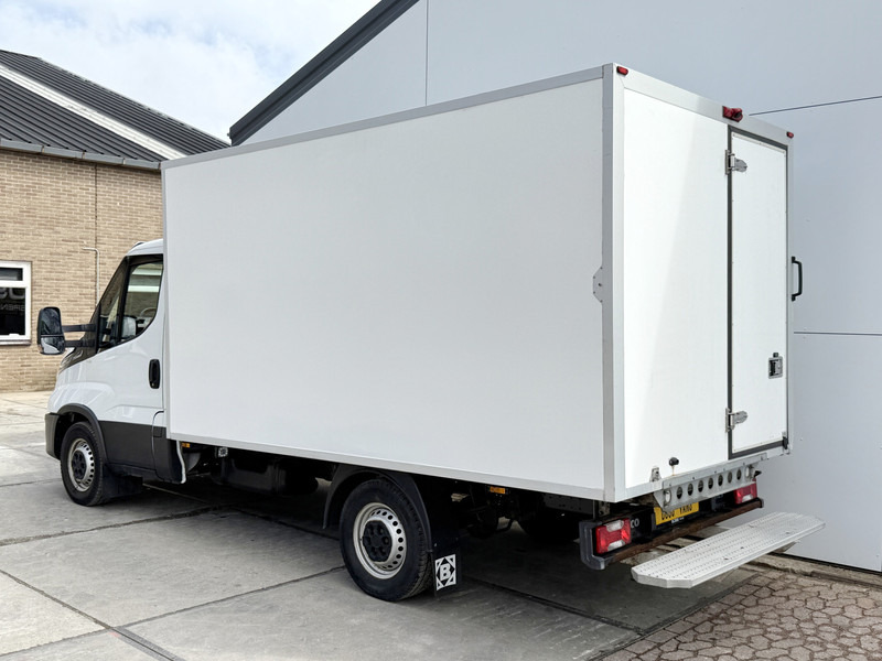 Iveco Daily 35S14 2.3 Automaat Climate Control Cruise Control Camera Standkachel Kuhlkoffer Koelwagen - شاحنة مُبرّدة للتوصيل: صورة 2 Iveco Daily 35S14 2.3 Automaat Climate Control Cruise Control Camera Standkachel Kuhlkoffer Koelwagen - شاحنة مُبرّدة للتوصيل: صورة 2