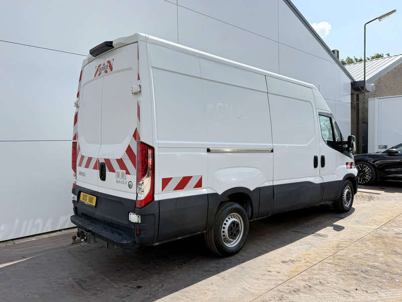 Iveco Daily 35S14 2.3 L2H2 Cruise Control Climate Control 3.5t Trekhaak Lucht geveerde stoel - فان: صورة 3 Iveco Daily 35S14 2.3 L2H2 Cruise Control Climate Control 3.5t Trekhaak Lucht geveerde stoel - فان: صورة 3