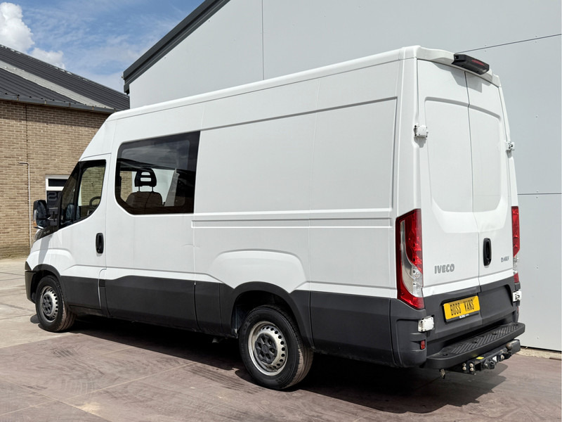 Iveco Daily 35S14 2.3 L2H2 Dubbele Cabine 7 Stoelen Airco Cruise Control Trekhaak 3.5t Lucht geveerde stoel - فان, الشاحنات الصغيرة كابينة مزدوجة: صورة 2 Iveco Daily 35S14 2.3 L2H2 Dubbele Cabine 7 Stoelen Airco Cruise Control Trekhaak 3.5t Lucht geveerde stoel - فان, الشاحنات الصغيرة كابينة مزدوجة: صورة 2