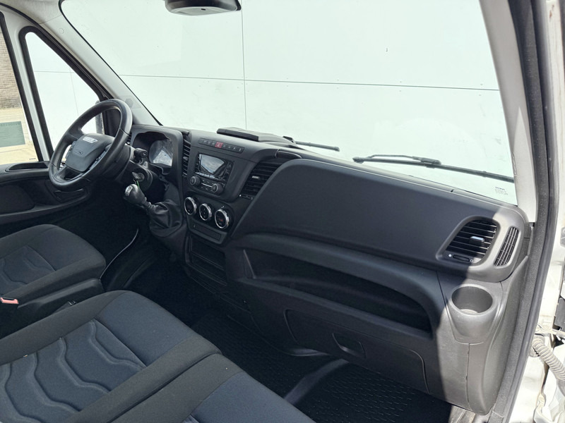 فان Iveco Daily 35S14 L2H2 Luchtvering Trekhaak Cruise Control Climate Control Lucht Geveerde Bestuurdersstoel: صورة 9