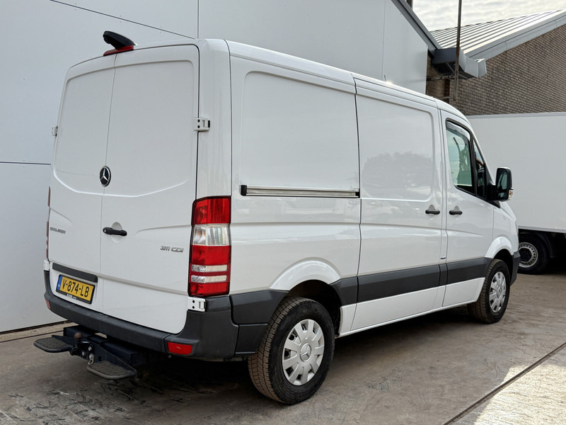 Mercedes-Benz Sprinter 311 2.1 CDI Automaat L2H1 Climate Control Cruise Control Camera trekhaak en lucht geveerde stoel - فان: صورة 3 Mercedes-Benz Sprinter 311 2.1 CDI Automaat L2H1 Climate Control Cruise Control Camera trekhaak en lucht geveerde stoel - فان: صورة 3