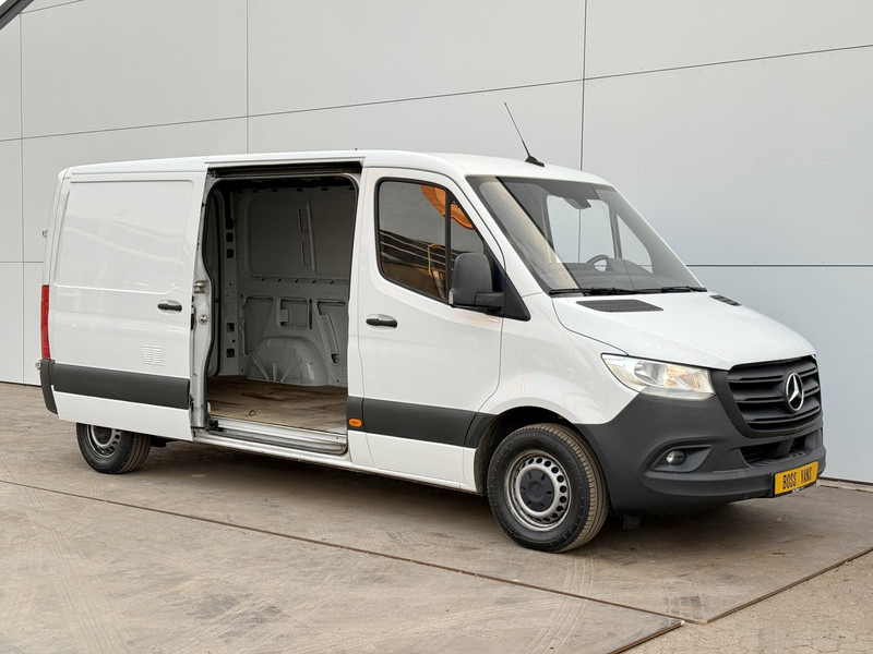 Mercedes-Benz Sprinter 315 1.9 CDI L2H1 Climate Control Cruise Control Carplay - فان: صورة 5 Mercedes-Benz Sprinter 315 1.9 CDI L2H1 Climate Control Cruise Control Carplay - فان: صورة 5