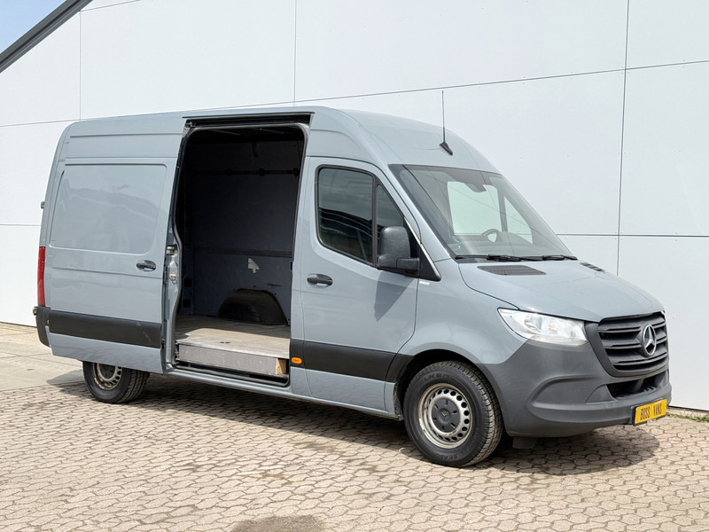Mercedes-Benz Sprinter 315 1.9 CDI L2H2 Climate Control Cruise Control Carplay Camera RWD - فان المدمجة: صورة 5 Mercedes-Benz Sprinter 315 1.9 CDI L2H2 Climate Control Cruise Control Carplay Camera RWD - فان المدمجة: صورة 5