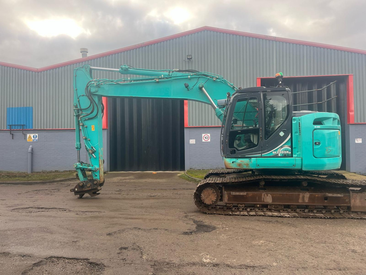 Kobelco SK230SRLC-5E - حفار زحاف: صورة 2 Kobelco SK230SRLC-5E - حفار زحاف: صورة 2