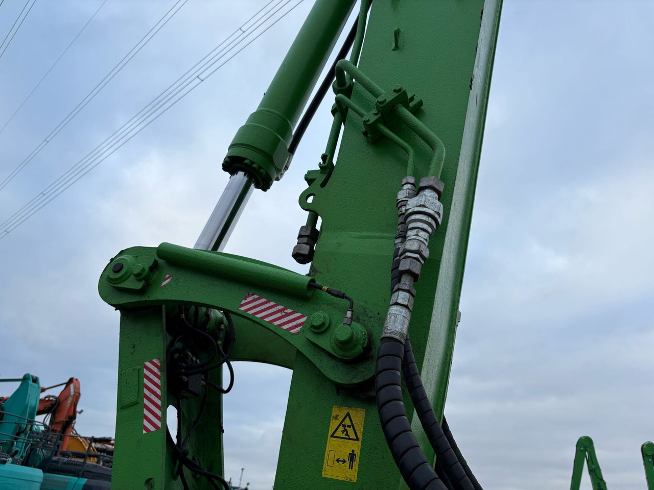 معالج النفايات Sennebogen 821E: صورة 14