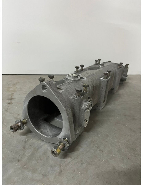 Liebherr A974 / P974 / R942 / R944 / R954 / R964 / R974 / R974B - A 974 / P 974 / R 942 / R 944 / R 954 / R 964 / R 974 / R 974B - أنبوب سحب الهواء: صورة 5 Liebherr A974 / P974 / R942 / R944 / R954 / R964 / R974 / R974B - A 974 / P 974 / R 942 / R 944 / R 954 / R 964 / R 974 / R 974B - أنبوب سحب الهواء: صورة 5