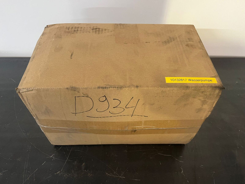 Liebherr P944 / R954 / R944 / R954 / L556-454 / L566-460 - مضخة المبرد: صورة 4 Liebherr P944 / R954 / R944 / R954 / L556-454 / L566-460 - مضخة المبرد: صورة 4