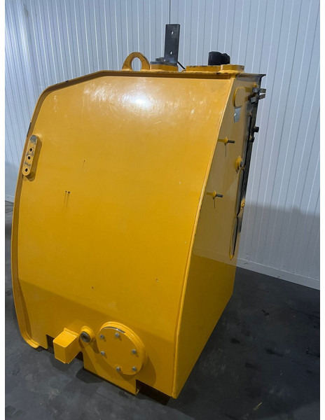 Liebherr - خزان الوقود: صورة 1 Liebherr - خزان الوقود: صورة 1