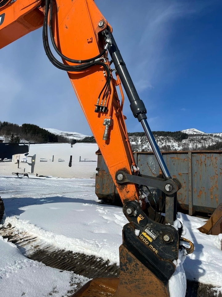 Doosan DX 140 LCR-5 - حفار زحاف: صورة 4 Doosan DX 140 LCR-5 - حفار زحاف: صورة 4