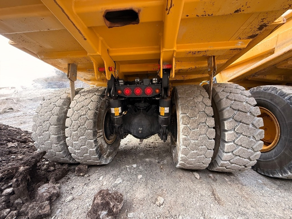 Komatsu HD 405 - 8E0  Komatsu HD 405 - 8E0: صورة 9
