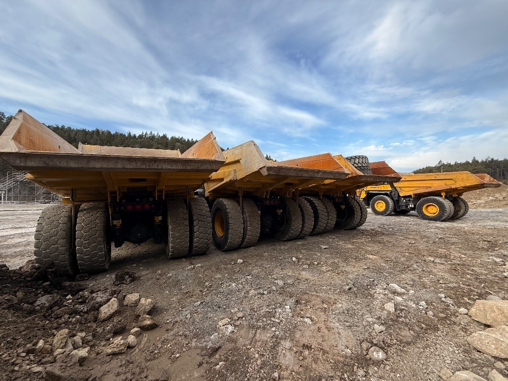 Komatsu HD 405 - 8E0  Komatsu HD 405 - 8E0: صورة 7