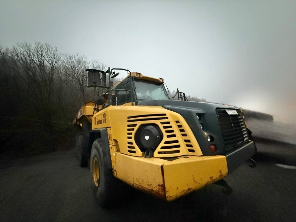 Komatsu HM 400-5 - شاحنة قلاب مفصلية: صورة 2 Komatsu HM 400-5 - شاحنة قلاب مفصلية: صورة 2
