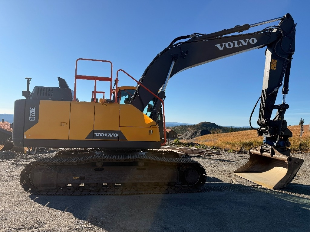 Volvo EC220EL - حفار زحاف: صورة 1 Volvo EC220EL - حفار زحاف: صورة 1
