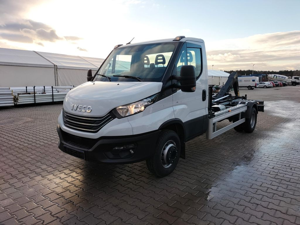 Iveco 70C18H Abrollkipper HYVA HKS-5 - شاحنة التوصيل, شاحنة ذات خطاف: صورة 2 Iveco 70C18H Abrollkipper HYVA HKS-5 - شاحنة التوصيل, شاحنة ذات خطاف: صورة 2
