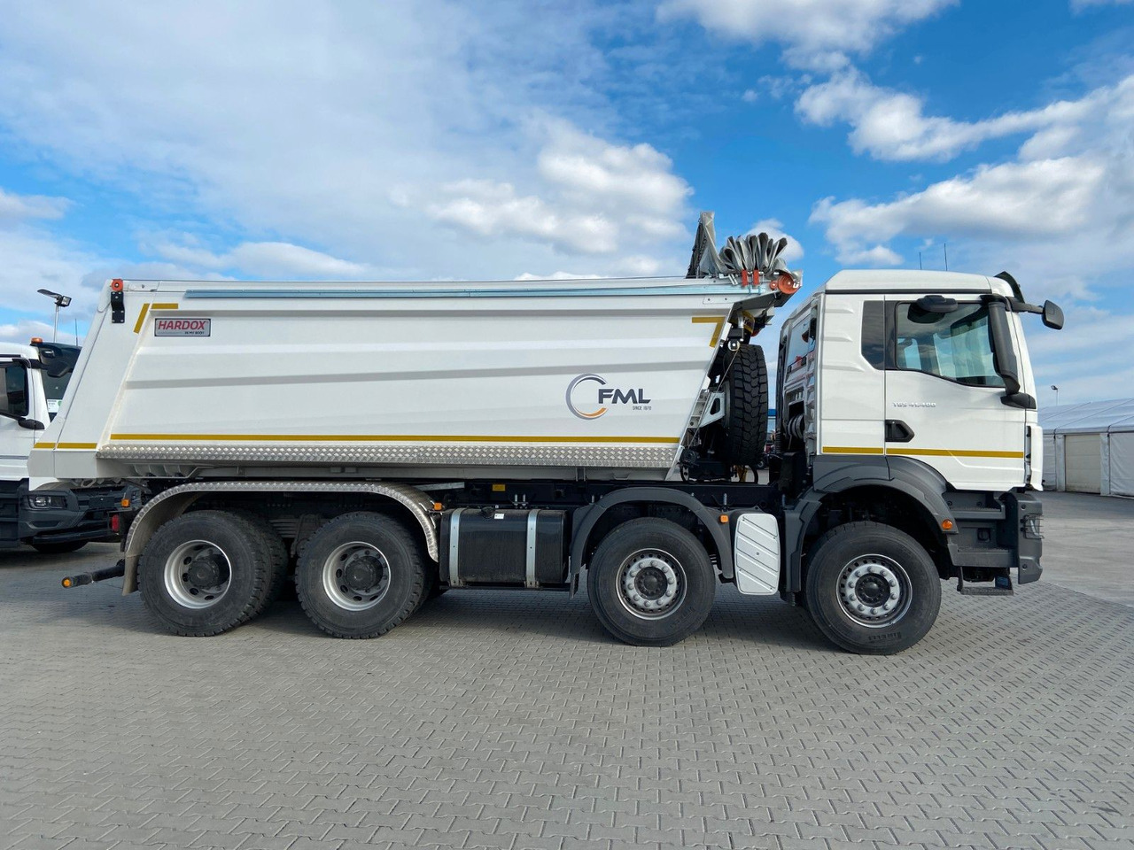 MAN TGS 41.400 8x4 EURO2 AUTOMAT TIPPER CR. SYSTEM - شاحنة قلاب: صورة 4 MAN TGS 41.400 8x4 EURO2 AUTOMAT TIPPER CR. SYSTEM - شاحنة قلاب: صورة 4