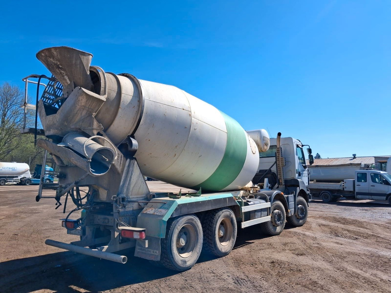 Renault KERAX 370 BARYVAL 10 M3 - شاحنة خلاطة خرسانة: صورة 4 Renault KERAX 370 BARYVAL 10 M3 - شاحنة خلاطة خرسانة: صورة 4