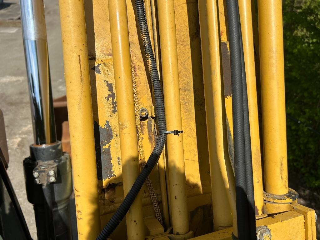 حفار زحاف CAT 323 E: صورة 28