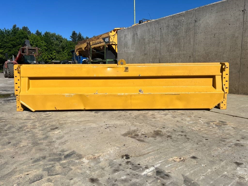 CAT TAILGATE CAT 735 - صنوق قلاب: صورة 2 CAT TAILGATE CAT 735 - صنوق قلاب: صورة 2