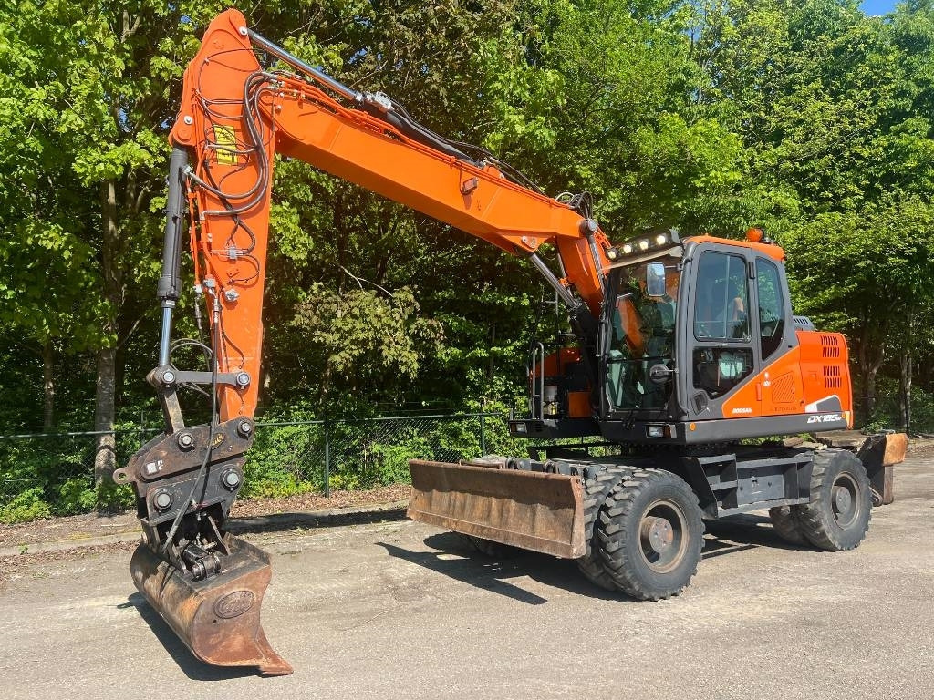 Doosan DX 165 W-5 - حفارة دولاب: صورة 1 Doosan DX 165 W-5 - حفارة دولاب: صورة 1