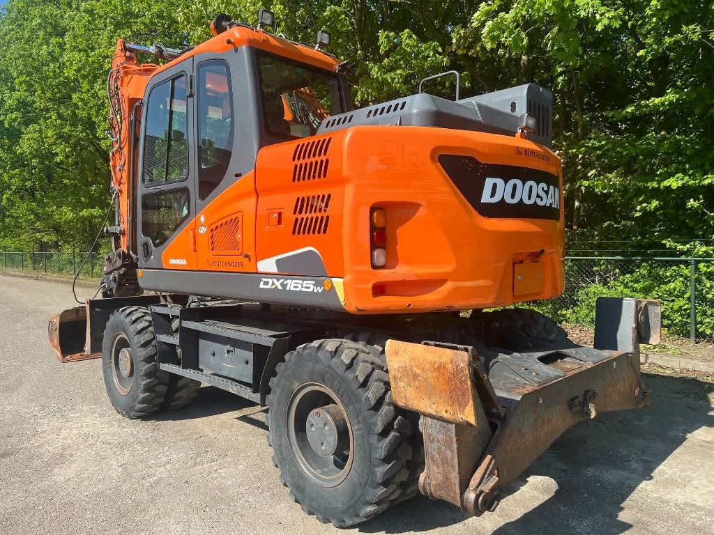Doosan DX 165 W-5 - حفارة دولاب: صورة 3 Doosan DX 165 W-5 - حفارة دولاب: صورة 3