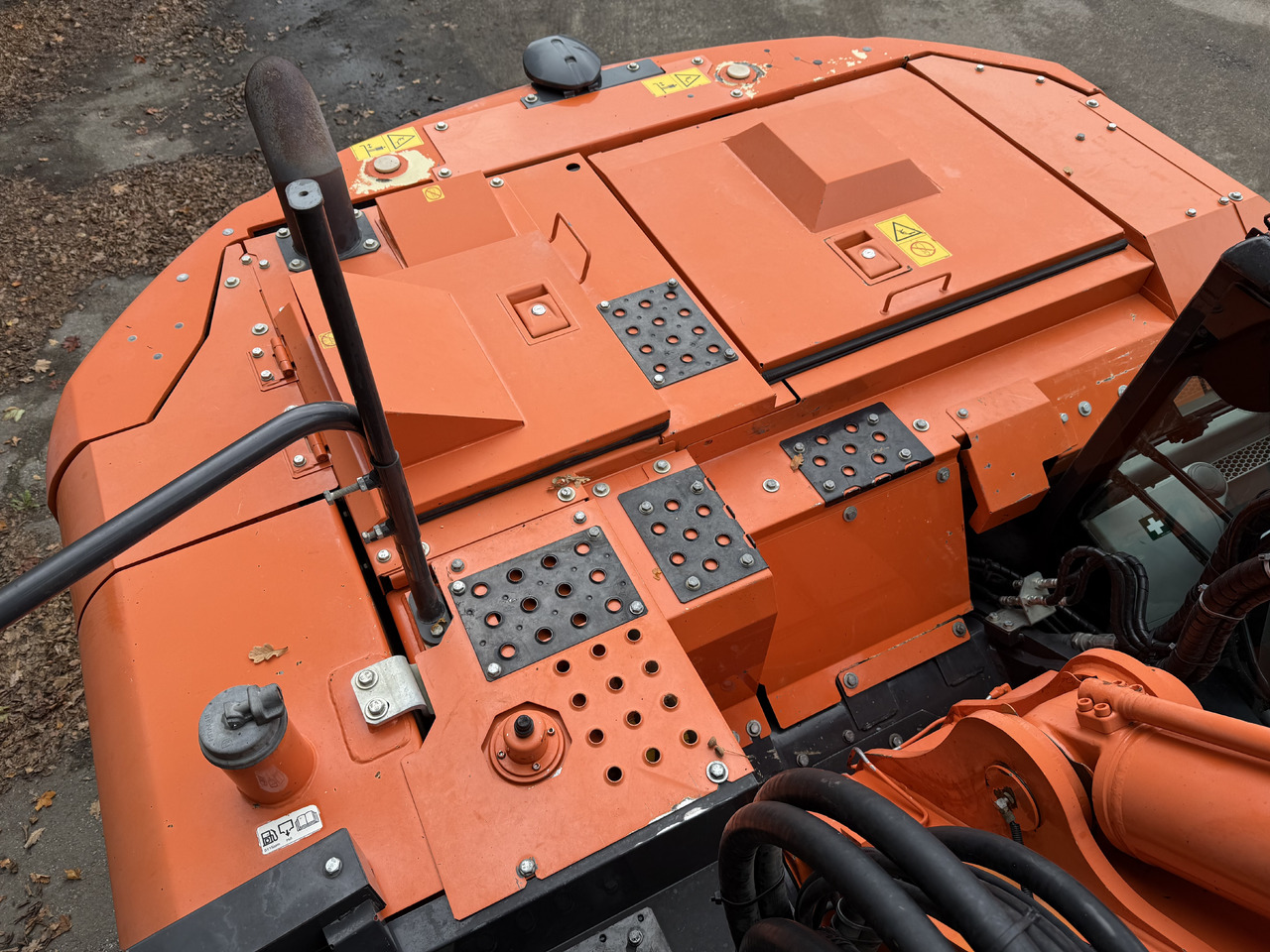 حفار زحاف Hitachi ZX225USLC-6: صورة 23