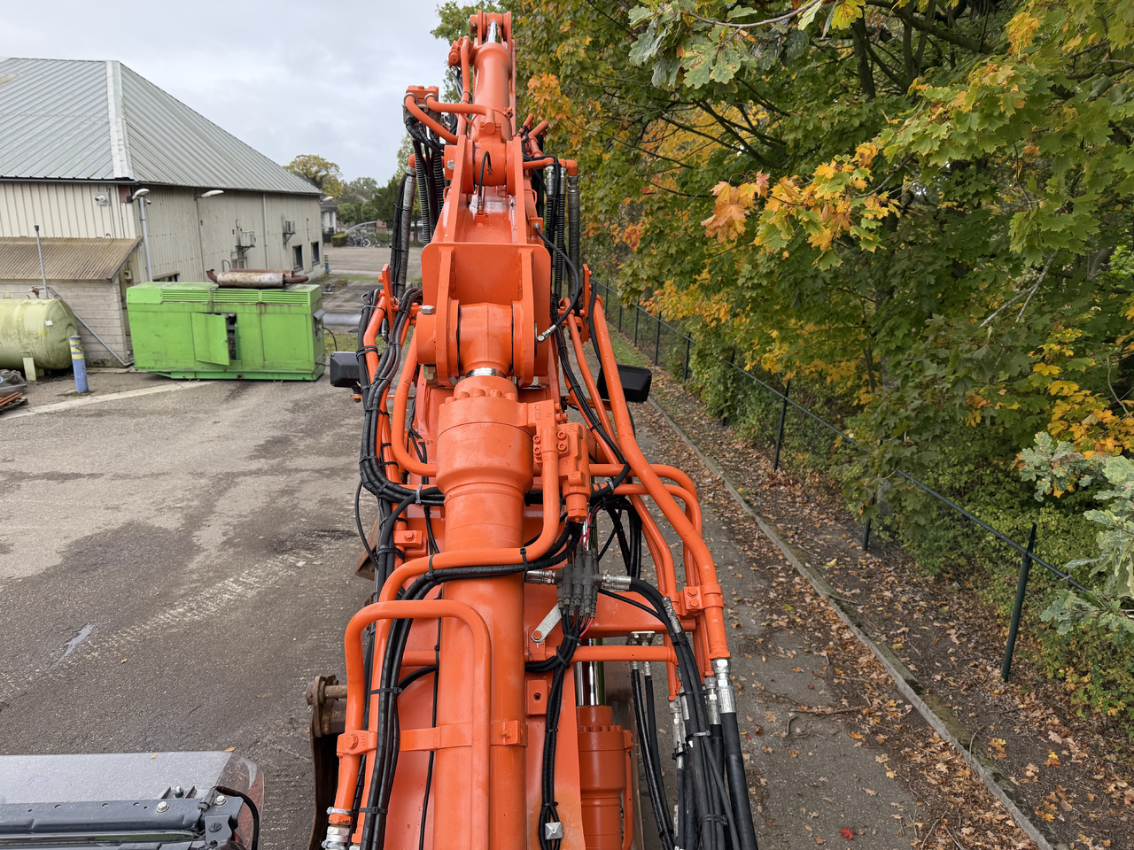 حفار زحاف Hitachi ZX225USLC-6: صورة 25
