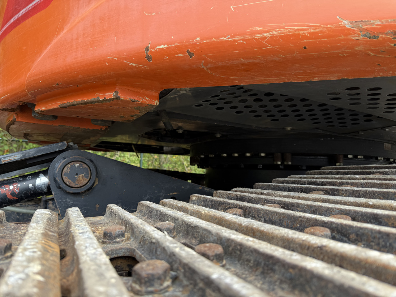 حفار زحاف Hitachi ZX225USLC-6: صورة 44