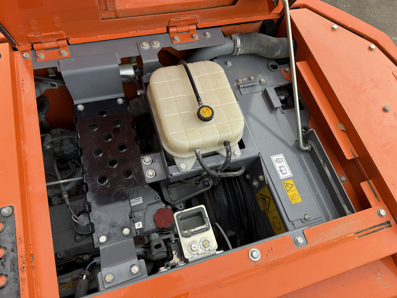 حفار زحاف Hitachi ZX225USLC-6: صورة 27