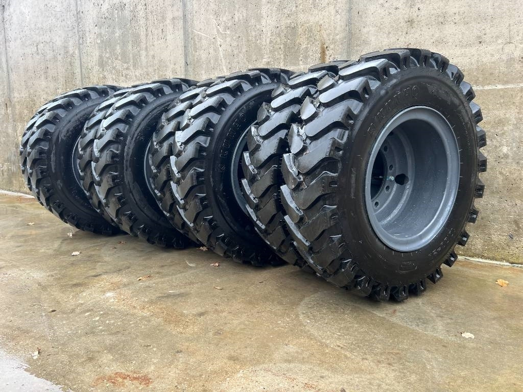 Kuhmo 1000 X 20 16PR tyres fitted on rim NEW - إطارات - آلات البناء: صورة 5 Kuhmo 1000 X 20 16PR tyres fitted on rim NEW - إطارات - آلات البناء: صورة 5