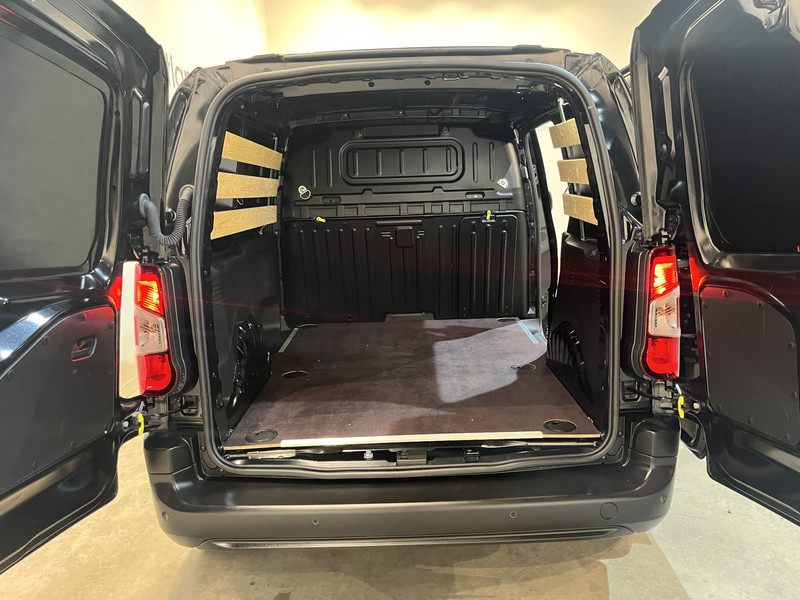 Fiat Doblò 1.5D 130pk L1 Automaat / Euro 6 / Airco / Cruise Control / CarPlay / Camera / 3-Zits / 13.300 KM !! - فان المدمجة: صورة 5 Fiat Doblò 1.5D 130pk L1 Automaat / Euro 6 / Airco / Cruise Control / CarPlay / Camera / 3-Zits / 13.300 KM !! - فان المدمجة: صورة 5